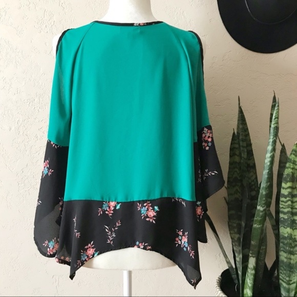 takara | green floral bell sleeve cold-shoulder handkerchief hem top s - Picture 12 of 13